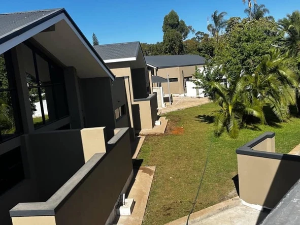 3 Bedroom Flat & Apartment