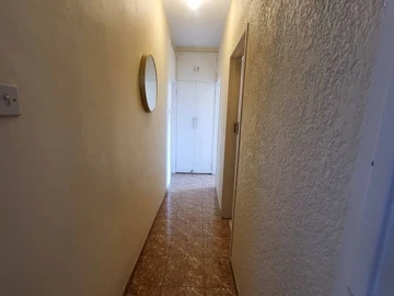 2 Bedroom Flat & Apartment