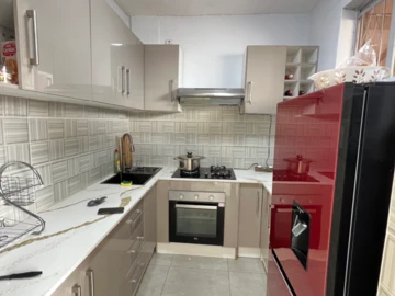 2 Bedroom Flat & Apartment