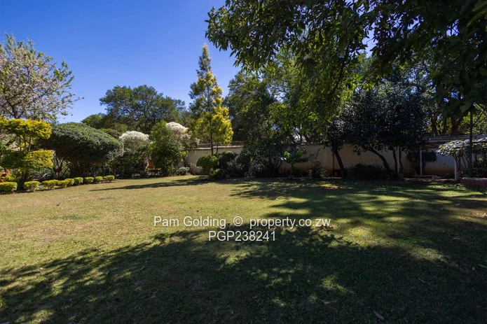 Spacious Home On 1 Acre