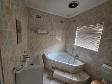 3 Bedroom Garden Flat