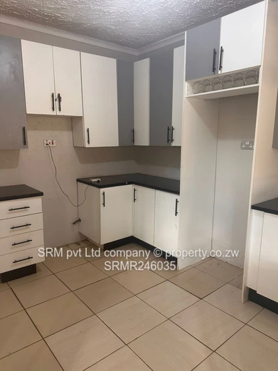 Neat 3 bedroomed house to let in Bloomingdale