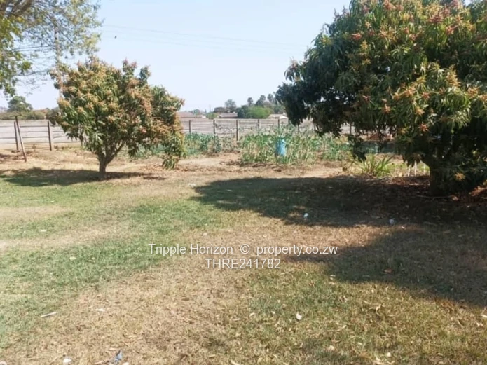 Spacious 4-Bed Emerald Hill Home — 3000m² & Borehole