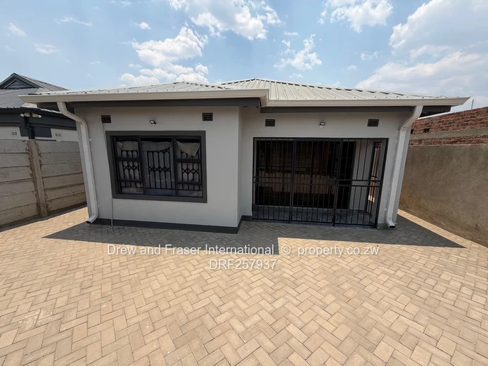 Fidelity Southview Park Neat 4 beds for sale $85k