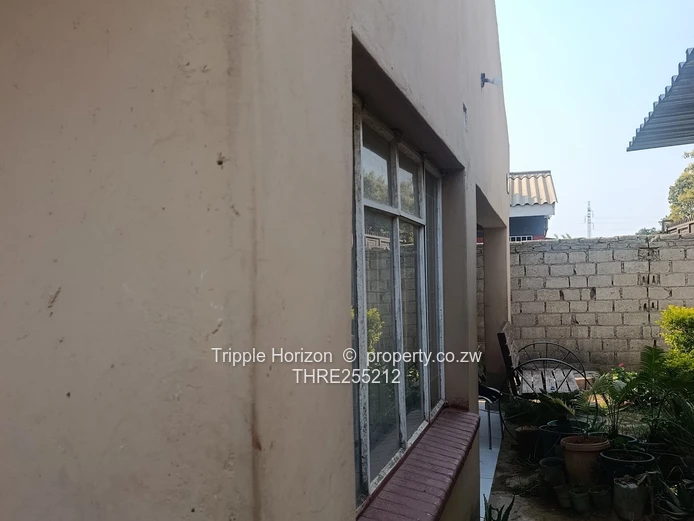 Chitungwiza unit M house for sale- Borehole
