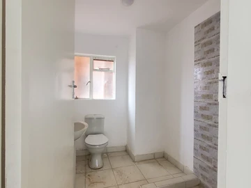2 Bedroom Flat & Apartment