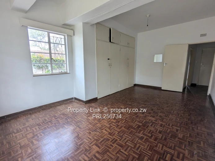 2 Bed 1 Bath Ground Floor Apartment With Garden