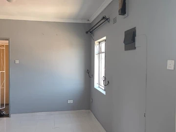 2 Bedroom Flat & Apartment
