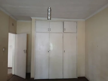 3 Bedroom Flat & Apartment