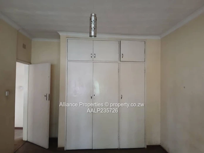 Duplex Investment: 3-Bed Unit with Garage & Deeds in Central Avenues Location