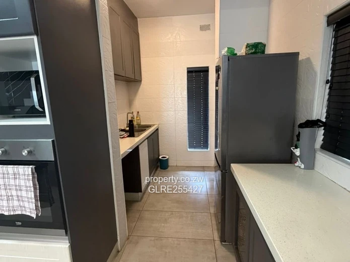 Modern Avondale 3BR Flat — Pool, Borehole & Gym