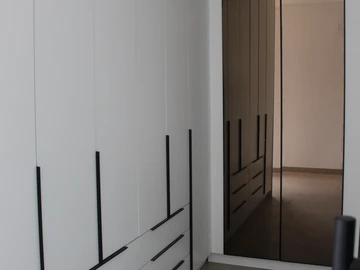 4 Bedroom Flat & Apartment