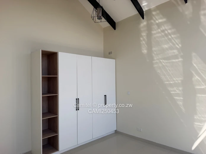 Modern 3-Bed Arlington Home — Solar, Water Tank, Walled