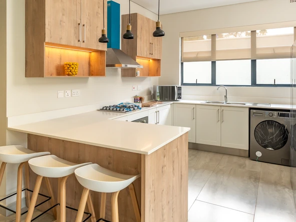 3 Bedroom Flat & Apartment