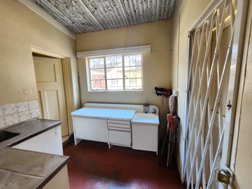 3 Bedroom Flat & Apartment