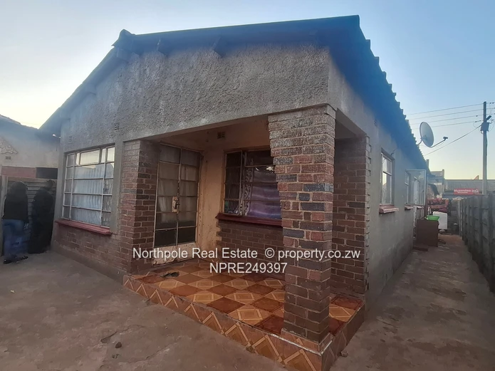 Perfect For Investors &  First Time Owners!!! (Sole Mandate)