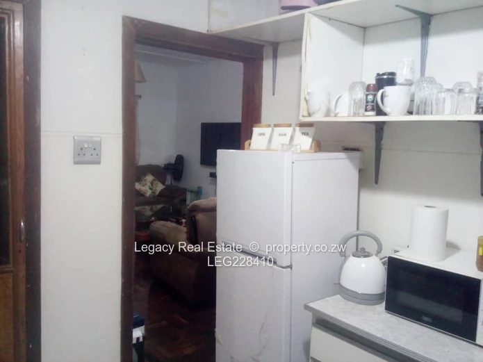 Avondale First-Floor Flat with Garage & Borehole