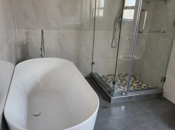 3 Bedroom Flat & Apartment