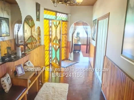 Spacious 4-Bed Home on 1500m² with Flatlet — Northlea