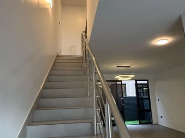 2 Bedroom Flat & Apartment