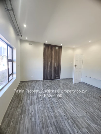 Open-Plan 5-Bed Crowhill Views Home with Borehole