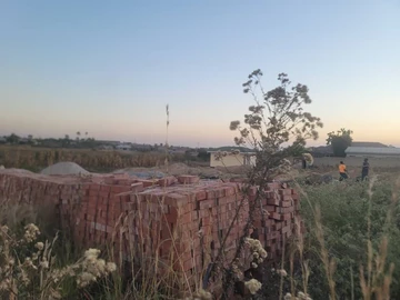 Stands & Residential Land