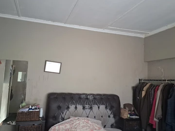 2 Bedroom Flat & Apartment