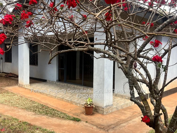 Emerald Hill: 3-Bed Tiled Home w/Solar, Water Tank