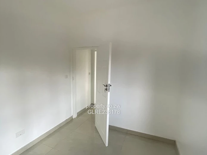 HEIG PARK,MABELREIGN Neat n spacious luxurious newly builty 3beds self-contained CLUSTER  To Let 