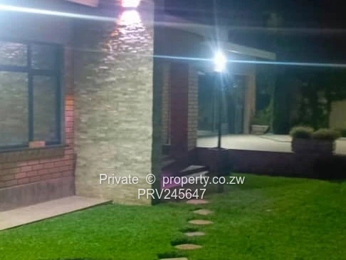 Modern 4-bed turnkey home on large 1,150m² stand near Sunway City. Full solar, borehole, jacuzzi, el (Sole Mandate)