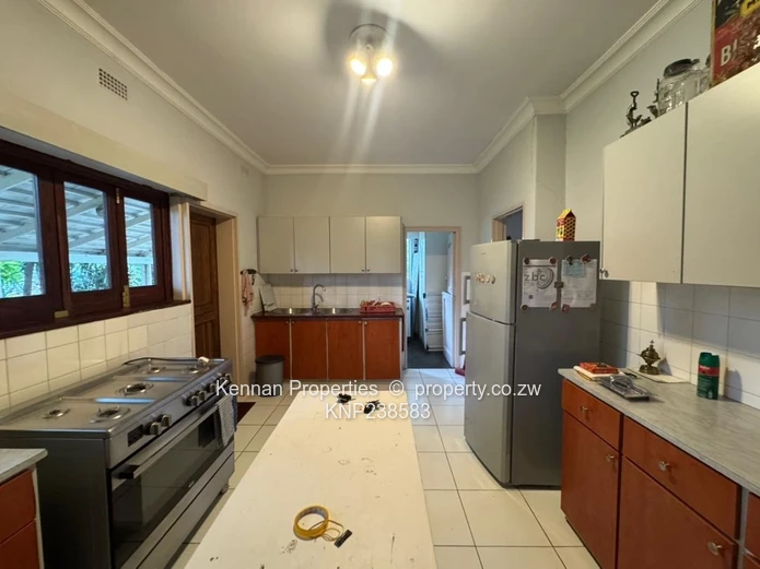 4 Bedroom House to Rent in Alexandra Park