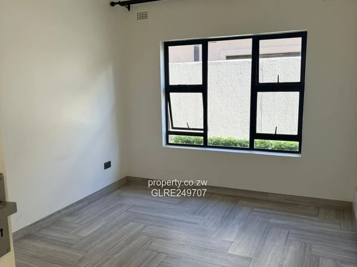 Stone-clad 4-Bed Mount Pleasant Apt - Pool & Borehole