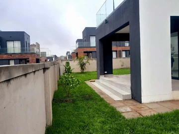 4 Bedroom Garden Flat