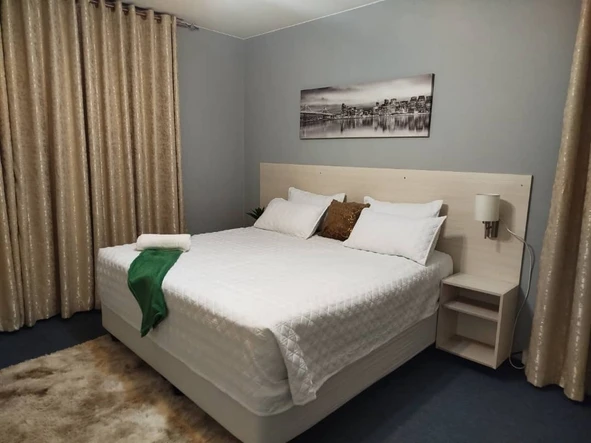 3 Bedroom Flat & Apartment