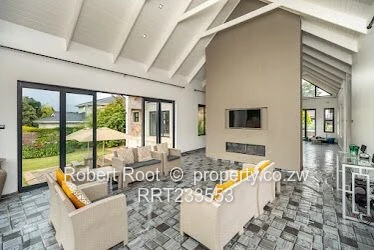 Stunning Home in Prestigious Neighboorhood