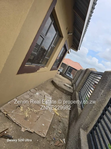 4bed house in Southview ,solar backup ,borehole 500/month (Sole Mandate)