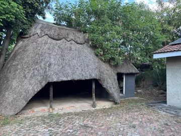 6 Bedroom House