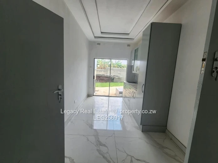 Borrowdale 6-Bed Luxury Home with Borehole & Garden