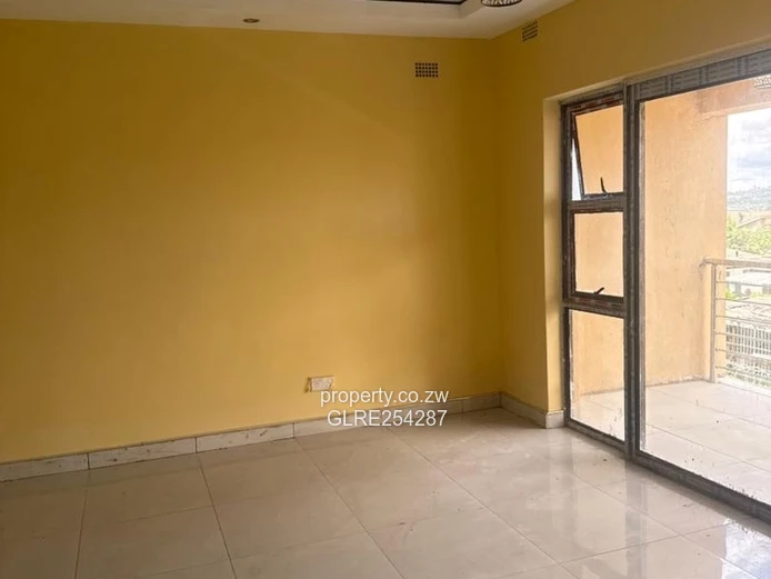 Bright 3-Bed Mabelreign Flat 