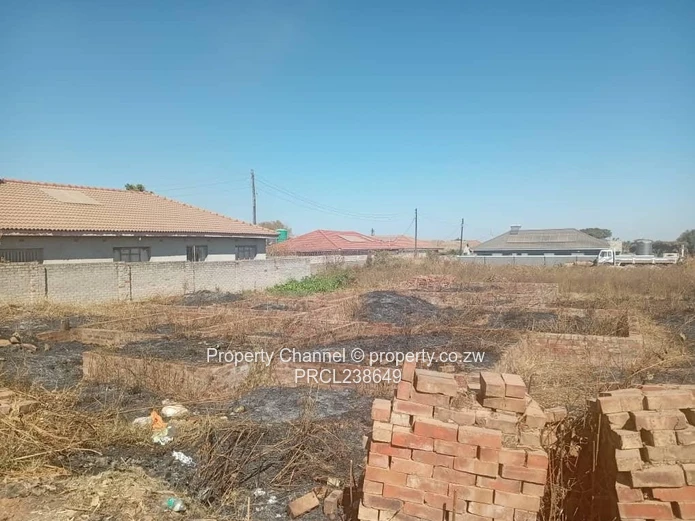 538m² Stand with Trenches & Street Access in Damofalls