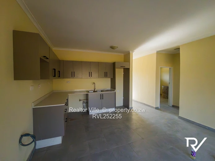 Modern tiled 2-Bed Flat with Borehole in Ashdown Park
