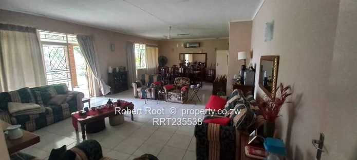  Spacious Family Home with Cottage, Pool & Borehole!