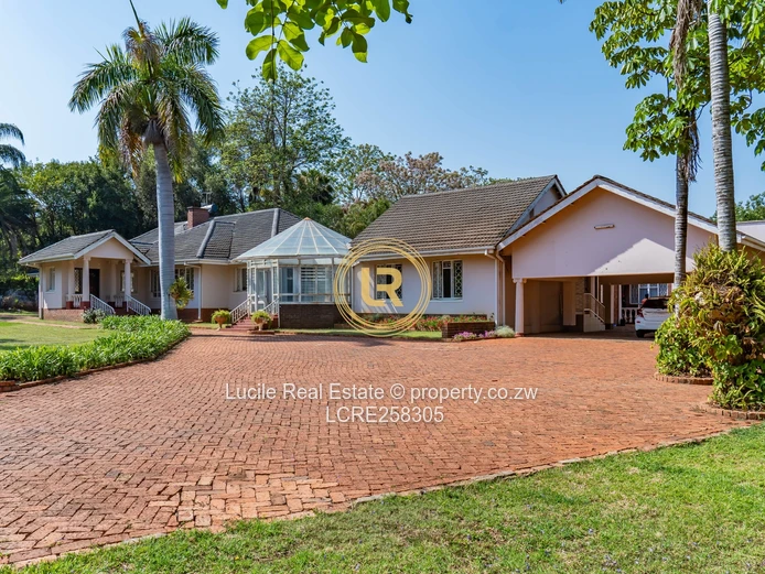 Spacious 5-Bedroom Home In Alexander Park