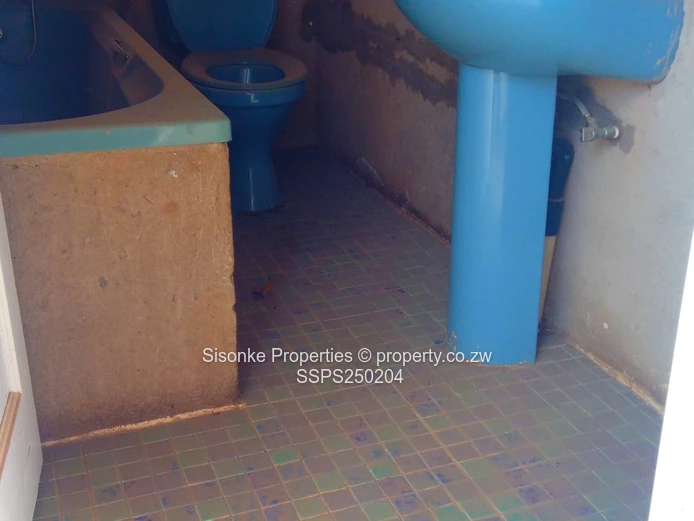 Secure 3-Bed Home in Zengeza 2
