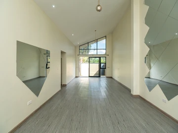 3 Bedroom Flat & Apartment