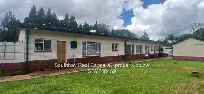 Alex Park commercial property to let