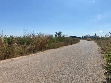 Commercial & Industrial Land