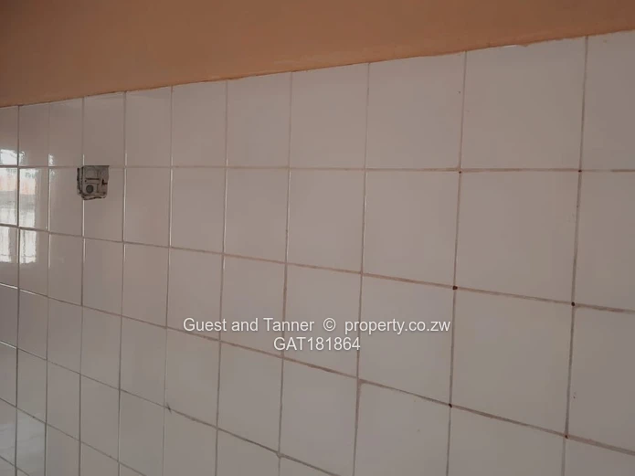 5 Bed House in Mainway Meadows