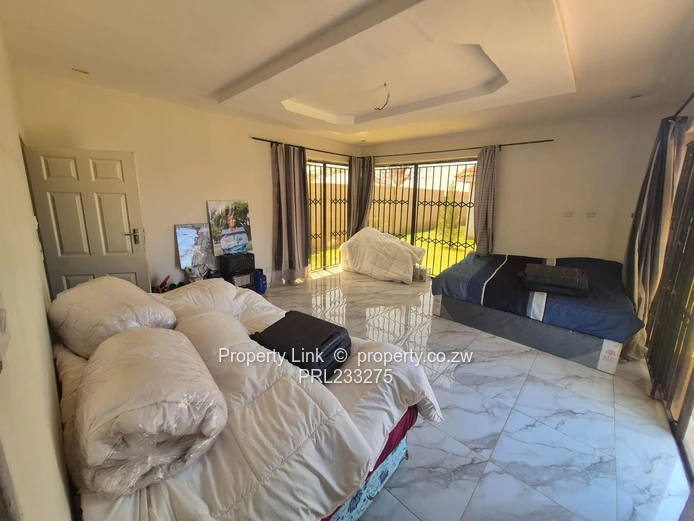 4-Bed 3-Bath Family Home In Mount Pleasant Heights