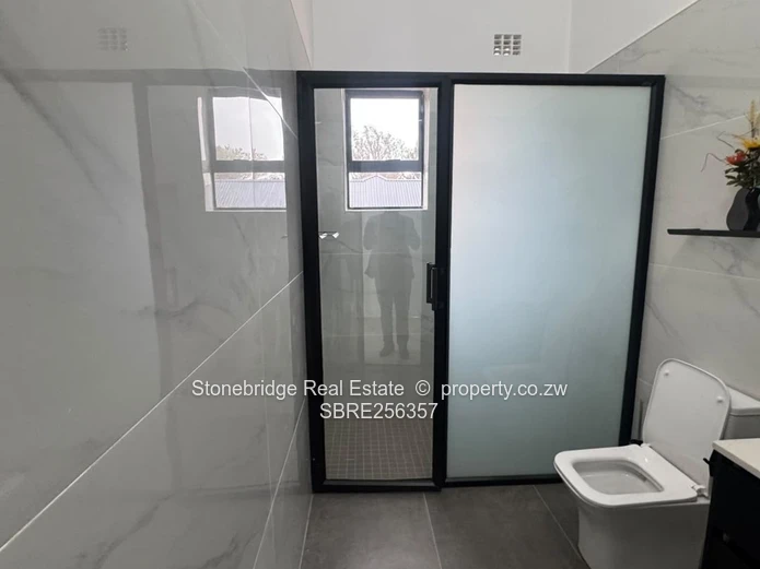 3 Bedroom Townhouse in Hillside For Sale